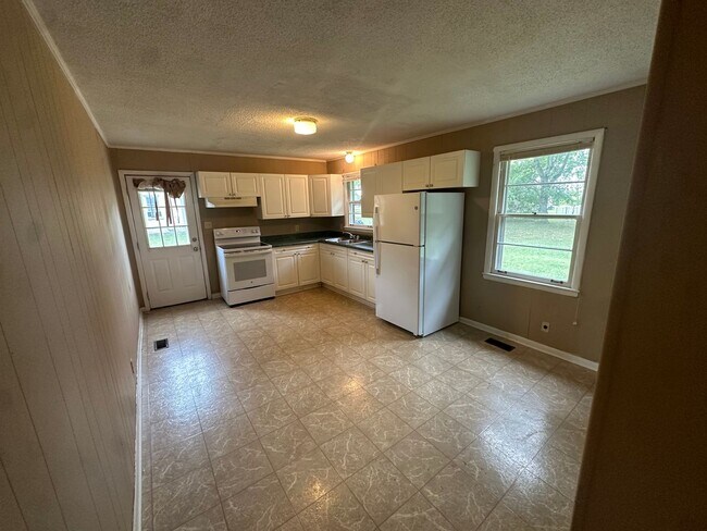 Foto del edificio - 2 Bedroom, 1 Bath House In Outskirts of Co...