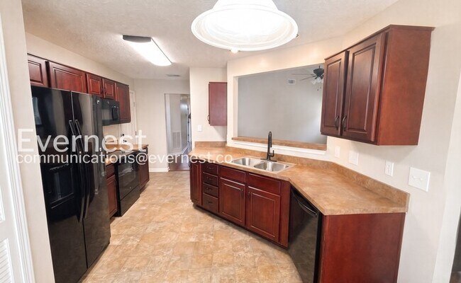 Foto del edificio - 2137 Maynard Ct