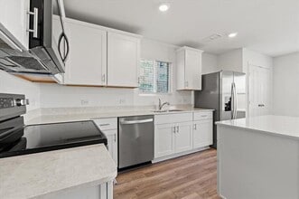 Building Photo - 822 Breakwater Dr