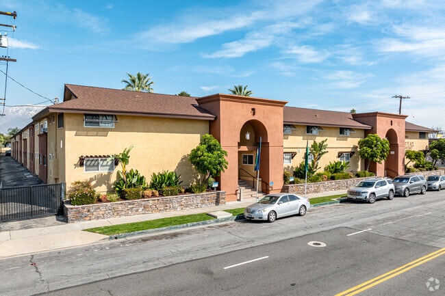 Building Photo - Summit Place Apartments