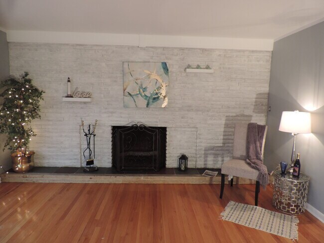 Foto del edificio - 1205 Iroquois St