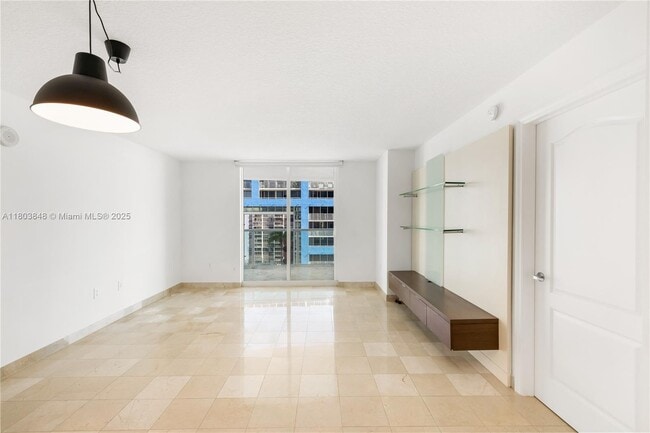 Building Photo - 2101 Brickell Ave