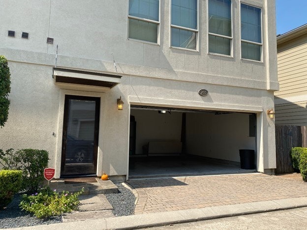 Building Photo - 2423 Roufa Rd