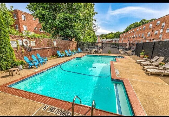 Building Photo - 51 Colborne Rd