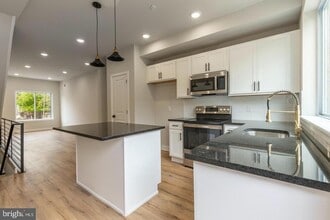 Building Photo - 2121 Bellmore St