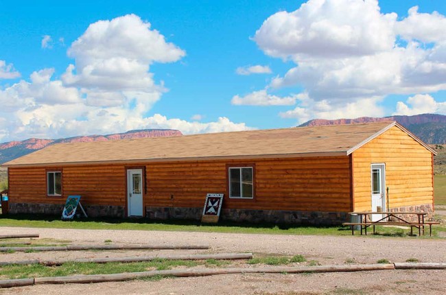 Foto del edificio - 594 N Hwy 89