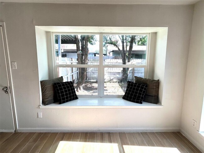 Foto del edificio - 15412 Chipman Ln.