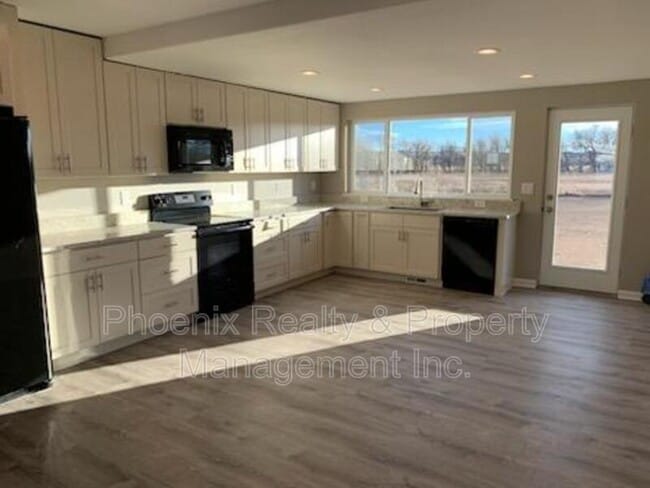 Building Photo - 700 Shallot Cir