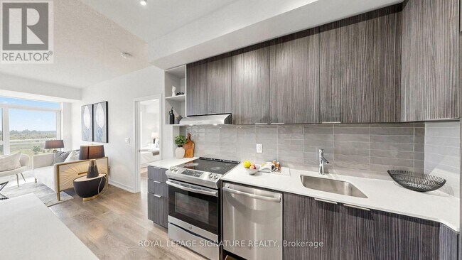Photo du bâtiment - 2520 Eglinton Ave W
