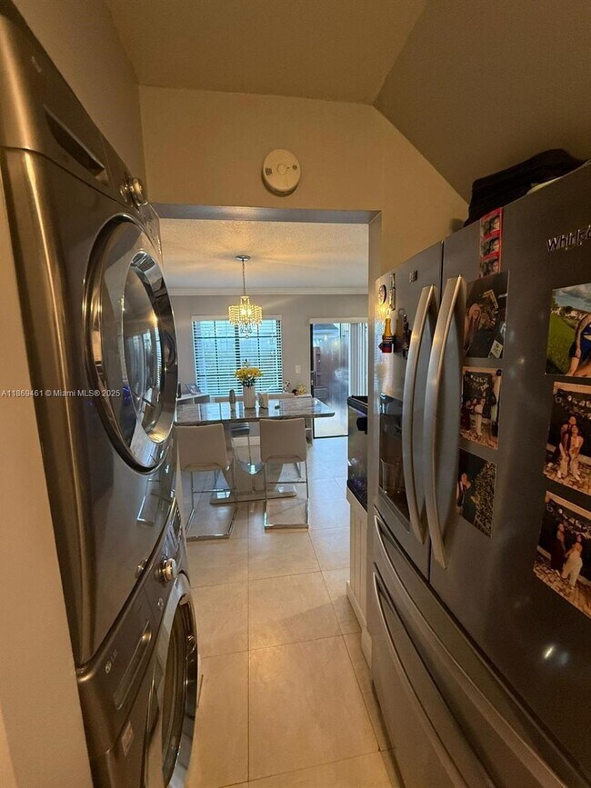 Foto del edificio - 1595 SW 122nd Ave