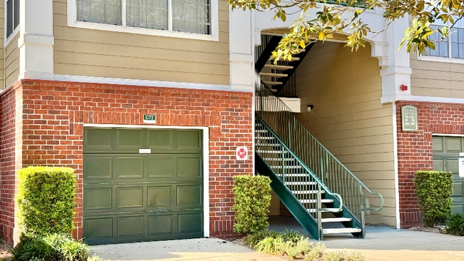Building Photo - 8300 Elm Park Dr