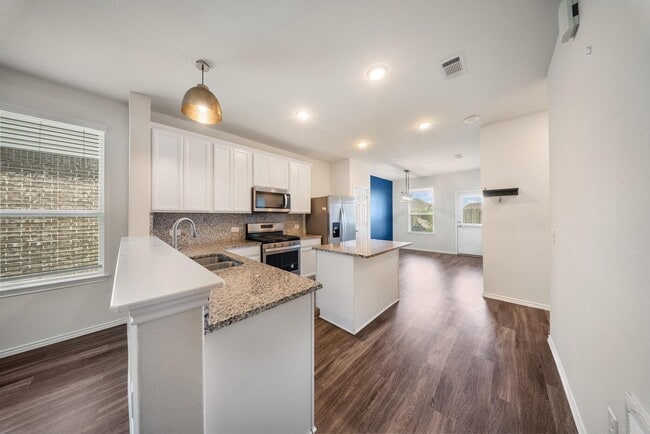 Foto del edificio - 25631 Bottlebrush Sedge St