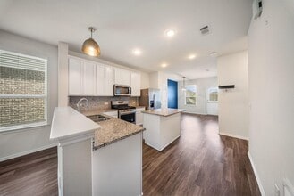 Building Photo - 25631 Bottlebrush Sedge St