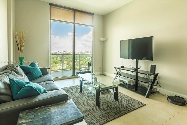 Foto del edificio - 2525 SW 3rd Ave