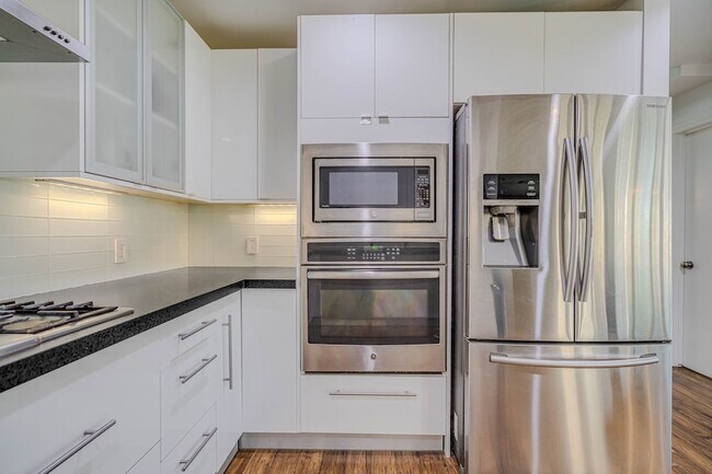 Foto del edificio - 12458 Woodthorpe Ln