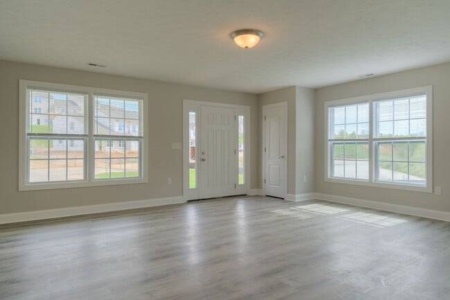 Building Photo - 680 Pin Oak Dr NW