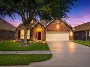 Building Photo - 6114 Menor Crest Dr