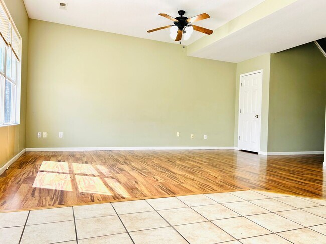 Building Photo - Large 3 bedroom Home, North Park Area
