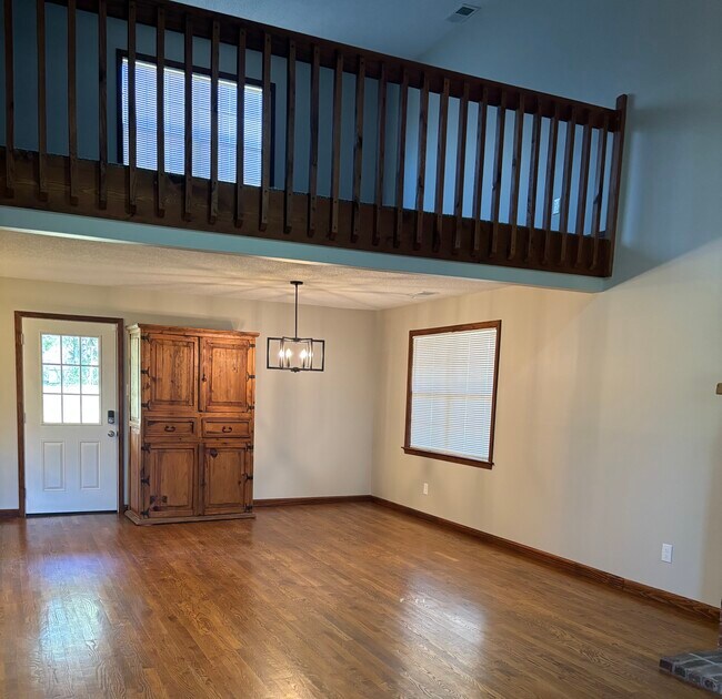 Comedor - 7034 Allison Rd