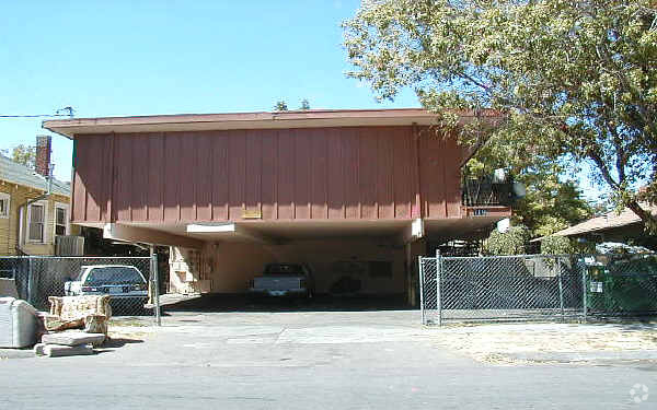 Building Photo - Fremont Manor