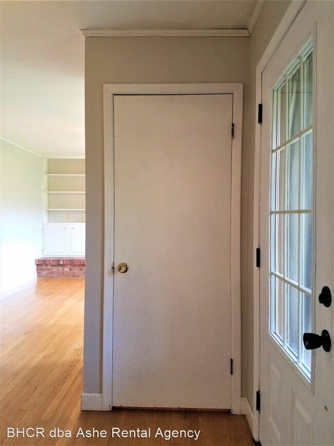 Building Photo - 3 br, 1.5 bath House - 626 E Buck Mtn Rd