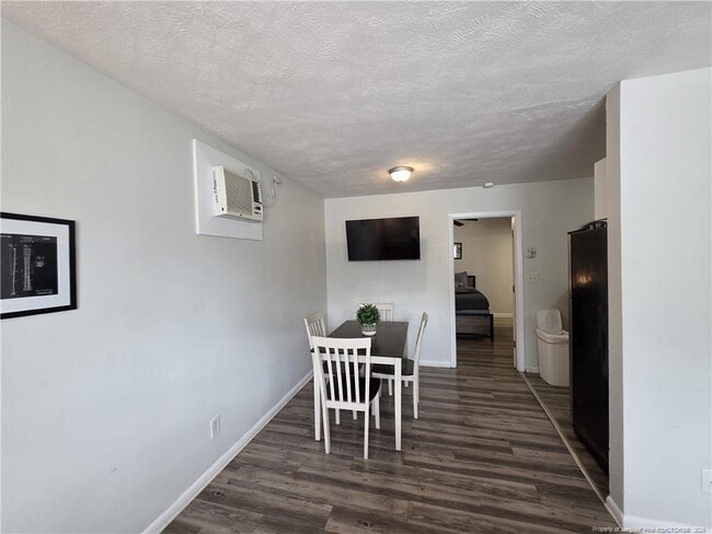 Foto del edificio - 812 Pilot Ave