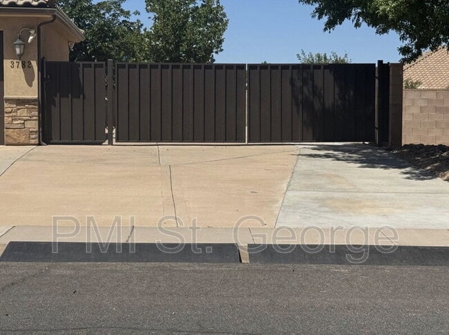 Building Photo - 3782 Brade Lane
