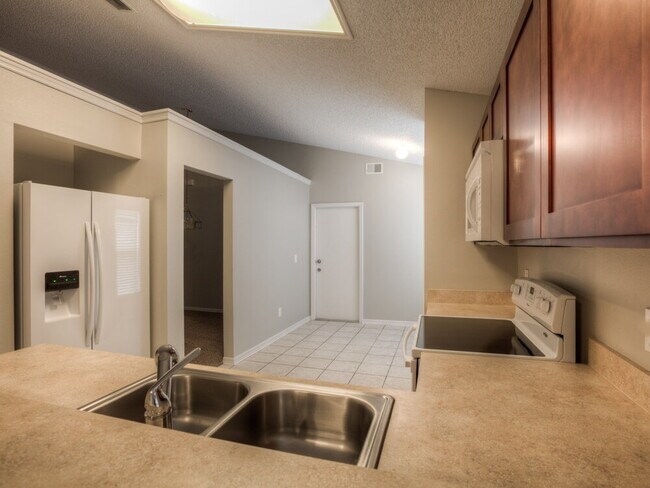 Foto del edificio - 13628 Emeraldview Dr