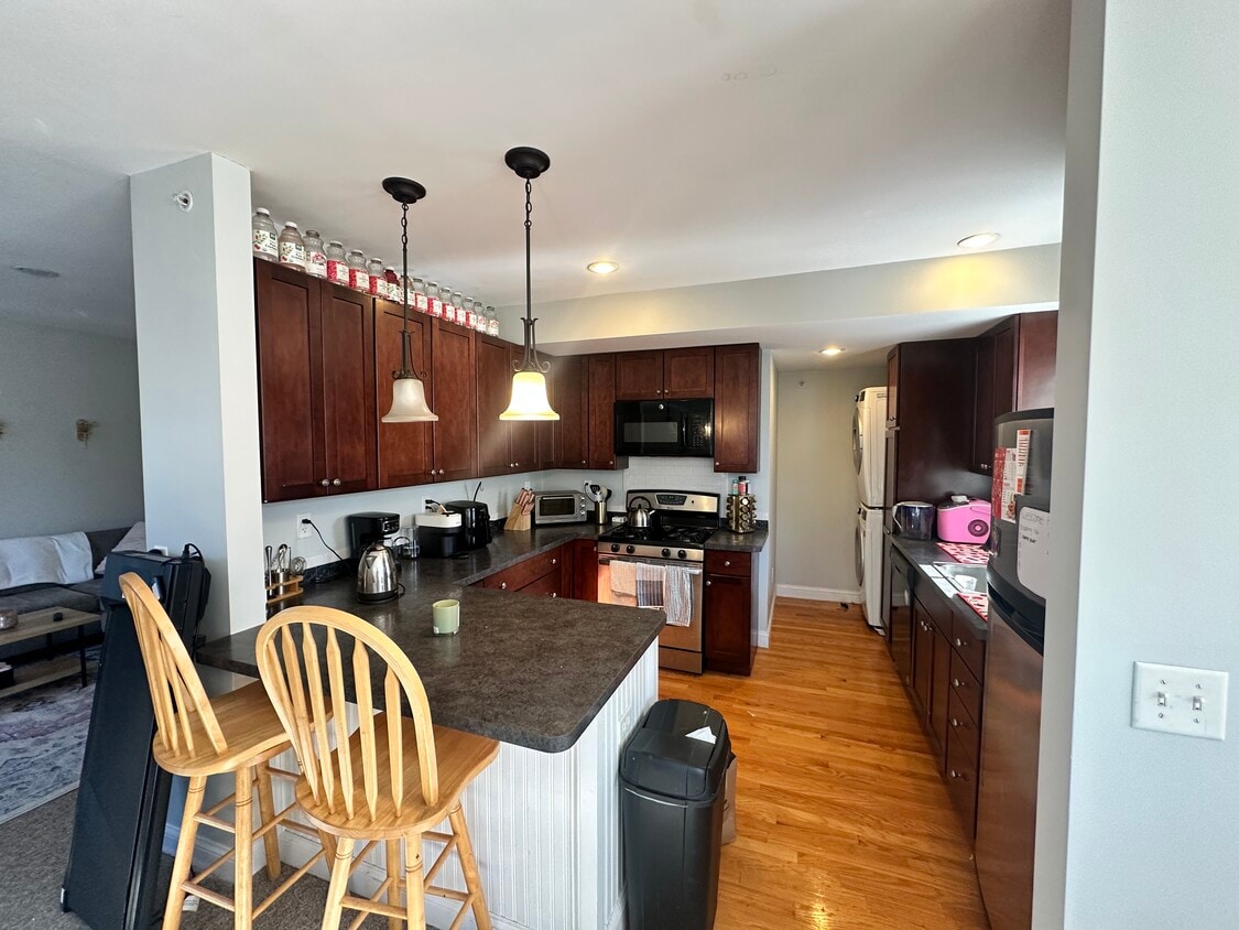 Foto principal - 99 Hillside St