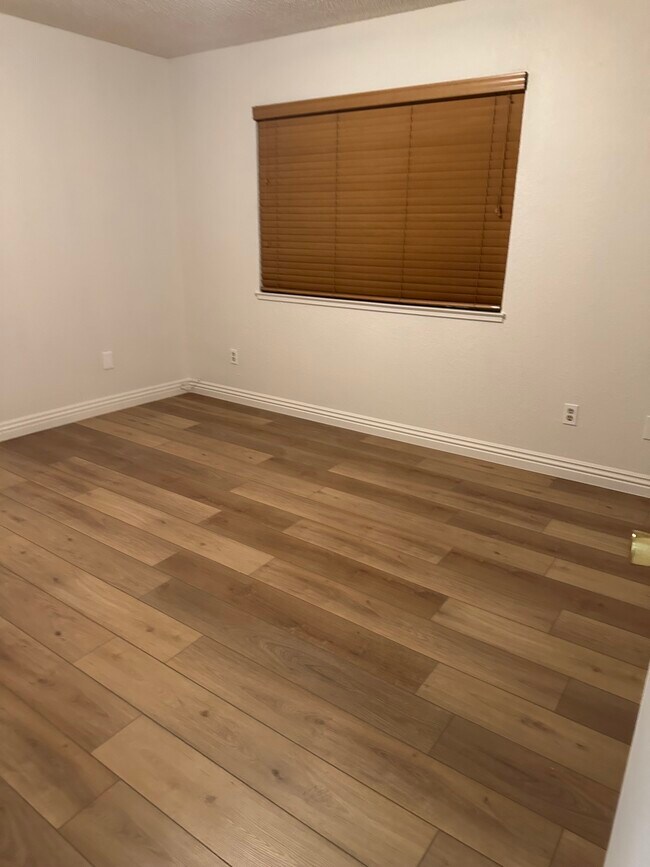 Foto del edificio - 1893 Cherokee Dr