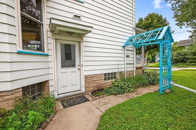 Foto del edificio - 620 E Franklin St