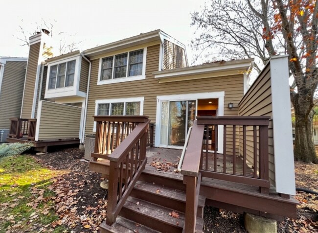 Foto del edificio - 19 Stone Run Rd