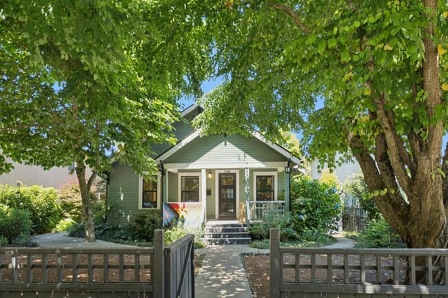 3 bedroom in Seattle WA 98108 - 3 bedroom in Seattle WA 98108 House
