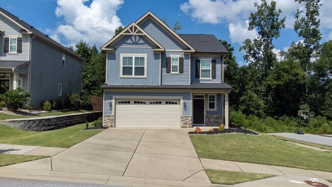 Building Photo - Almost new 4 bedroom 2.5 bathroom just off...