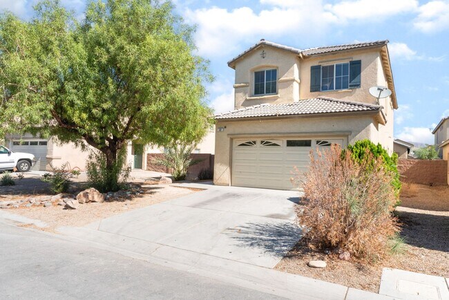 Building Photo - Spacious Two-Story Home with an Open-Concept Design!