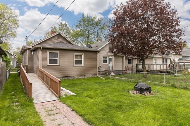 Building Photo - NE Side 3 Bedroom near Coe and I380