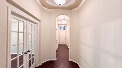 Building Photo - 15506 Wedgewood Park