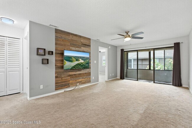 Foto del edificio - 1735 Harrison St
