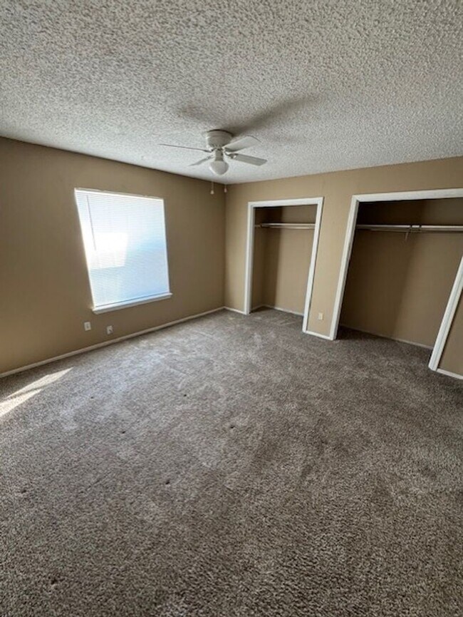 Foto del edificio - Cozy 2 Bedroom Duplex Central Norman