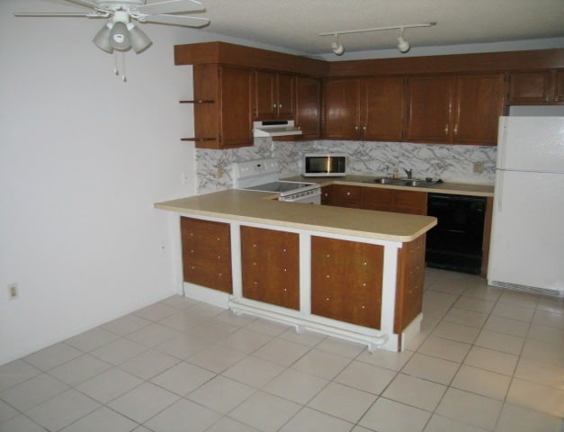 Building Photo - 6393 SE Windsong Ln