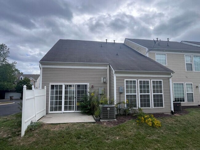 Foto del edificio - 220 Brushy Creek Ln