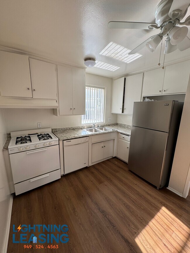 Foto del edificio - 4737 Orion Ave