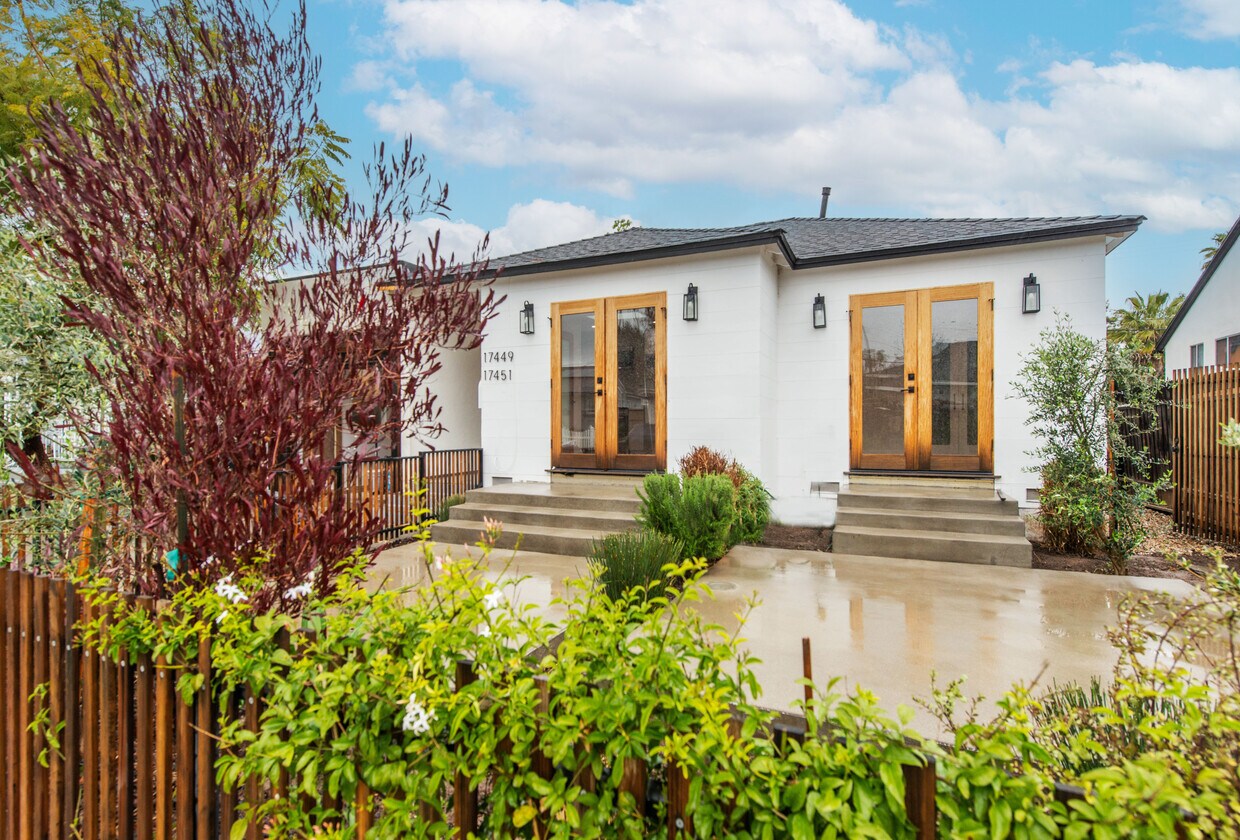 Foto principal - 17449 Bullock St