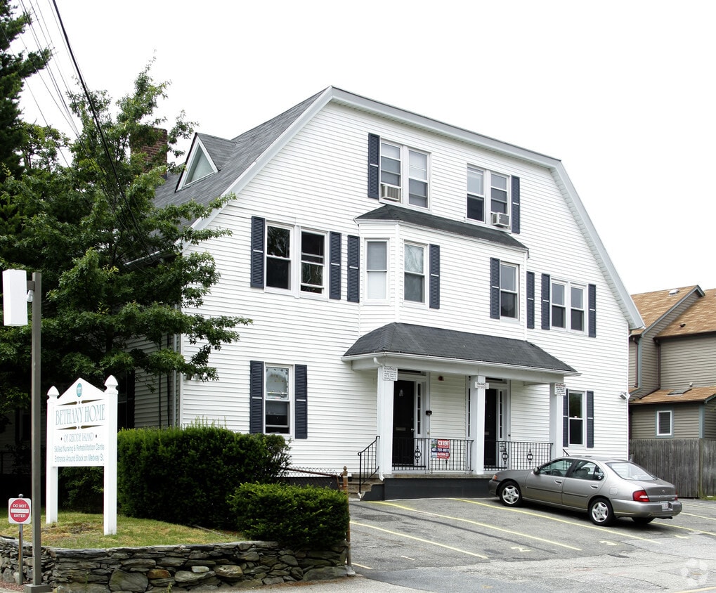Building Photo - 101-103 S Angell St