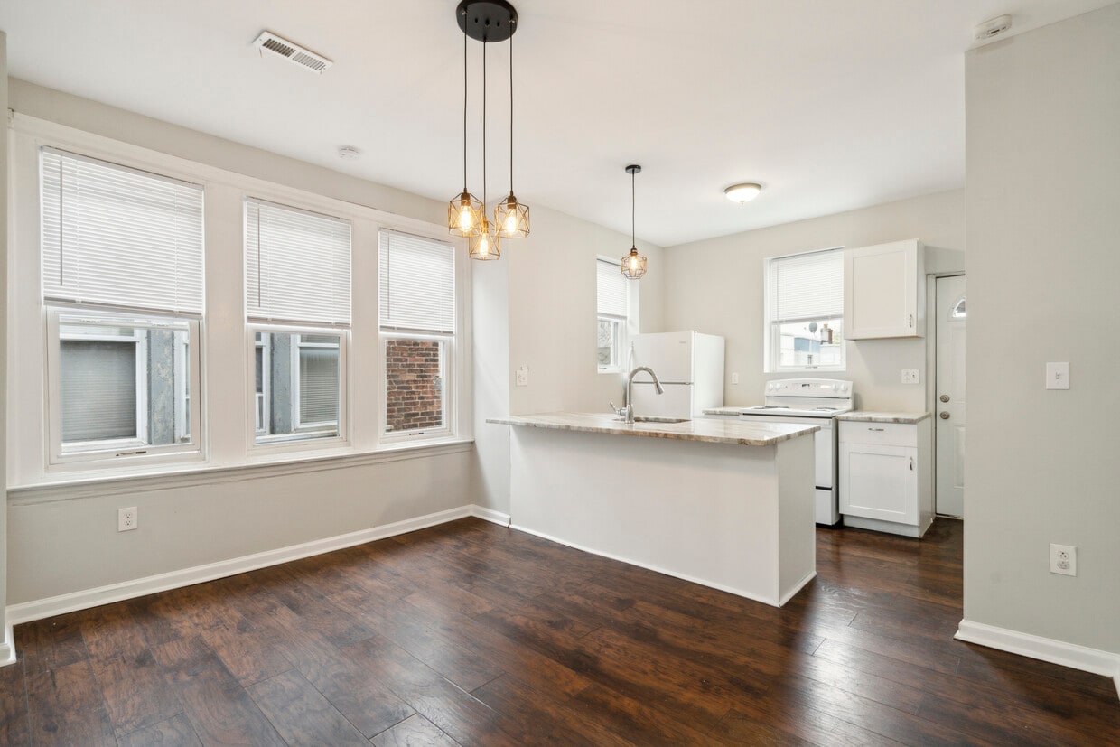 Primary Photo - 924 S 58th St