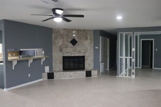 Building Photo - 12507 New Rochelle Ct