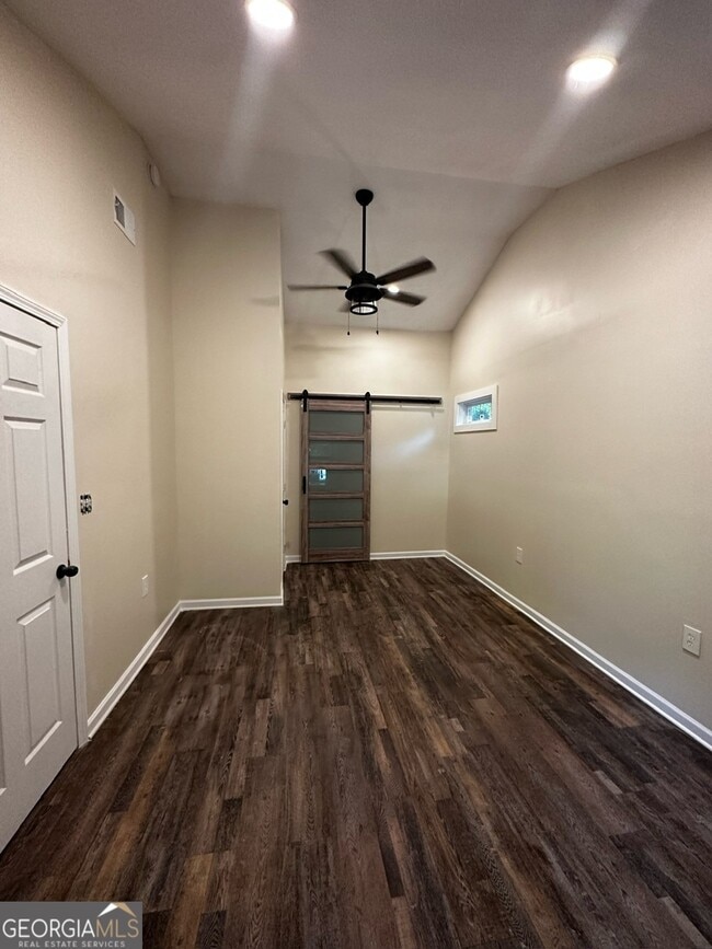 Building Photo - 482 Park Valley Dr NW