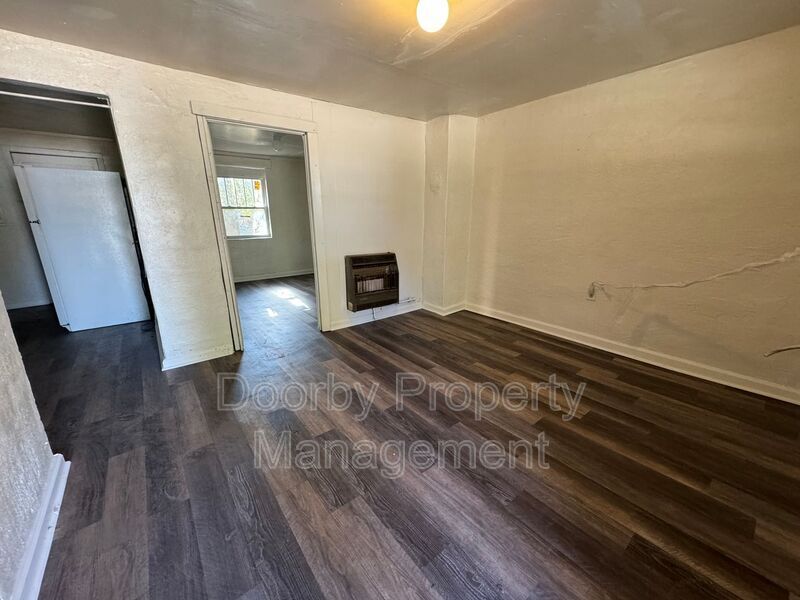 Primary Photo - 417 N Hawthorne St