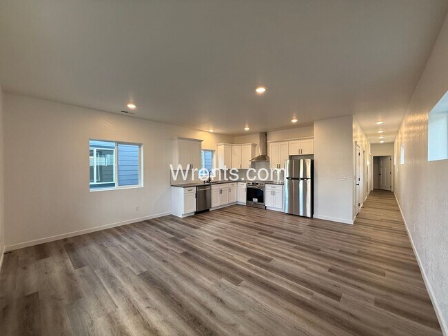 Foto del edificio - Be the First to Live Here – Brand New 3 Bed Duplex Near Parks, Golf & Downtown!