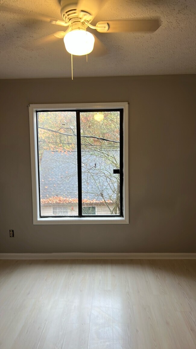 Foto del edificio - 8710 Century Trail